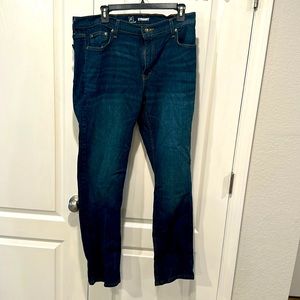 Like new pair of George Straight leg Jen’s size 36Wx32L worn once!!